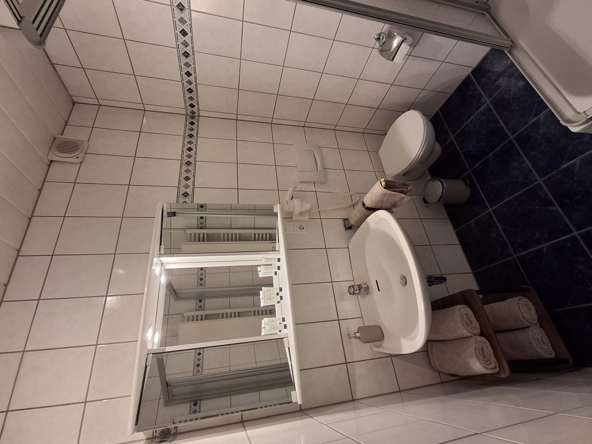 Afbeelding van Rustige kamer met eigen badkamer (WC/douche)