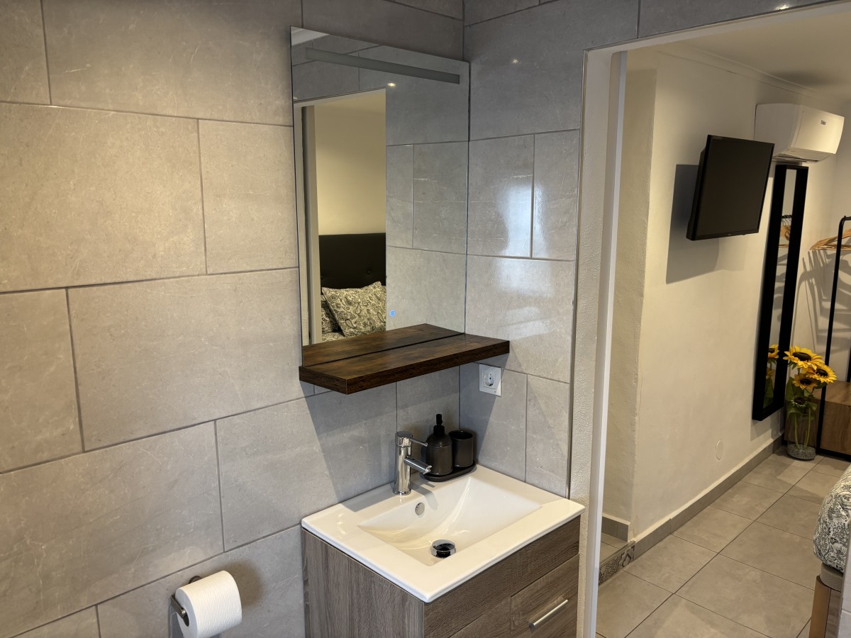Pictures of Double room, en-suite bathroom