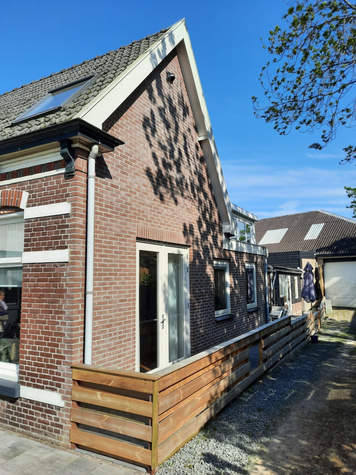 Pictures of house along the ditch