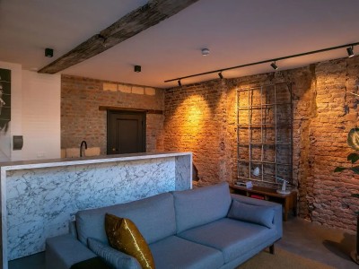 Deluxe studio 1