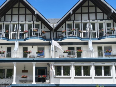 LuxeSuite with Breakfast, balcony and Moselle view