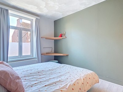 2 kamers (totaal 3 tot 4p) gedeeld sanitair