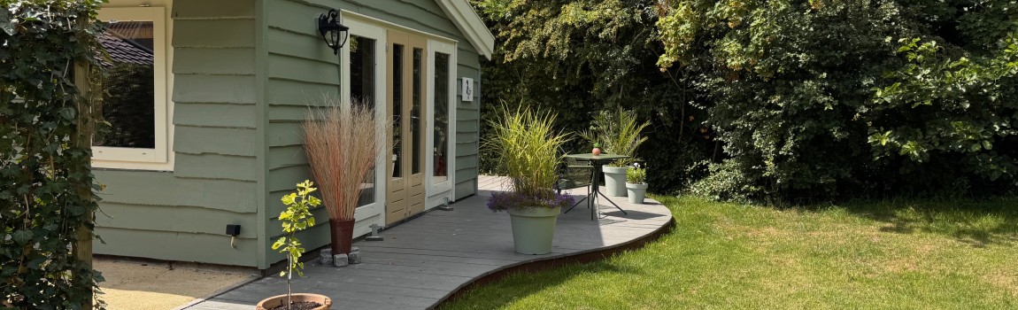 Chalet in Friesland with private garden near Leeuwarden