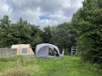Mini camping met privé sanitair