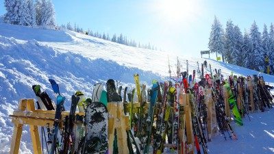 Where can you rent skis and snowboards in Winterberg
