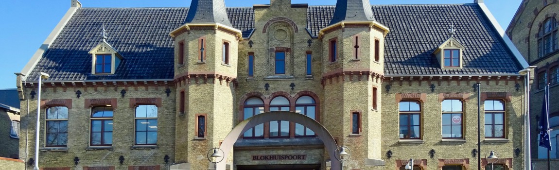 Opposite the Blokhuispoort and enjoy culinary delights