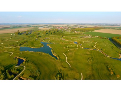 🏡⛳ Discover our 'play and stay' golf package!