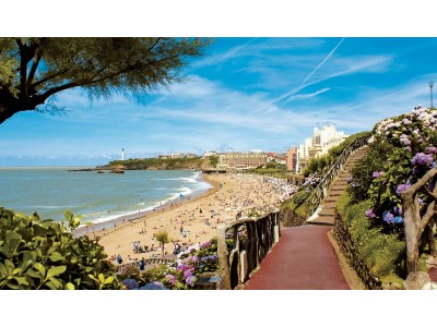 Fly direct from Amsterdam to Biarritz!