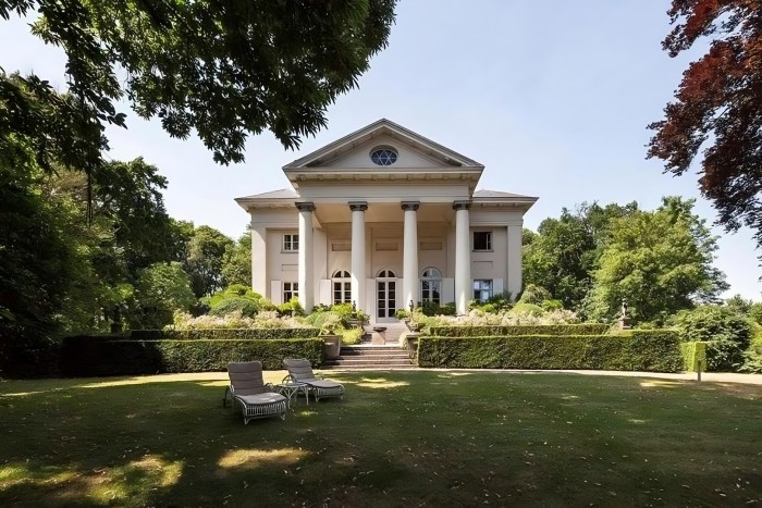 General photo about Leyselebeke Castle 1