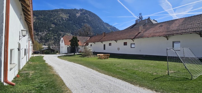 Allgemeines Bild über Feriengut und Pferdegut Schloss Treffen 1