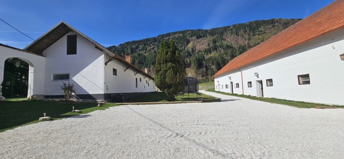 Allgemeines Bild über Feriengut und Pferdegut Schloss Treffen 1