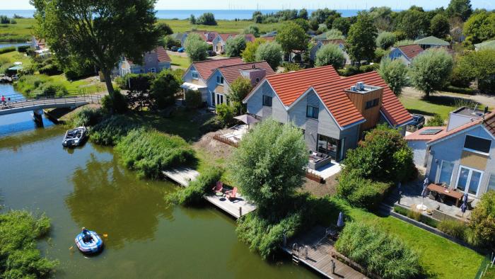 Algemene foto over Maui Makkum 1